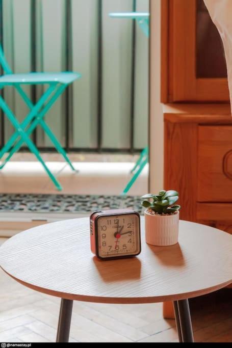 Spacious Retro Flat Close To National Stadium Warschau Exterior foto