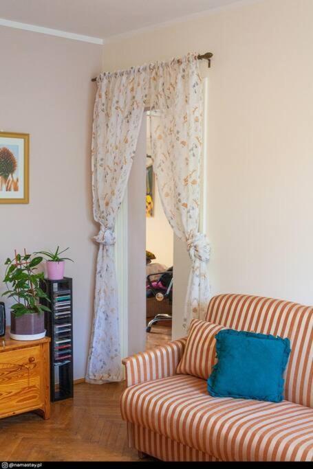 Spacious Retro Flat Close To National Stadium Warschau Exterior foto