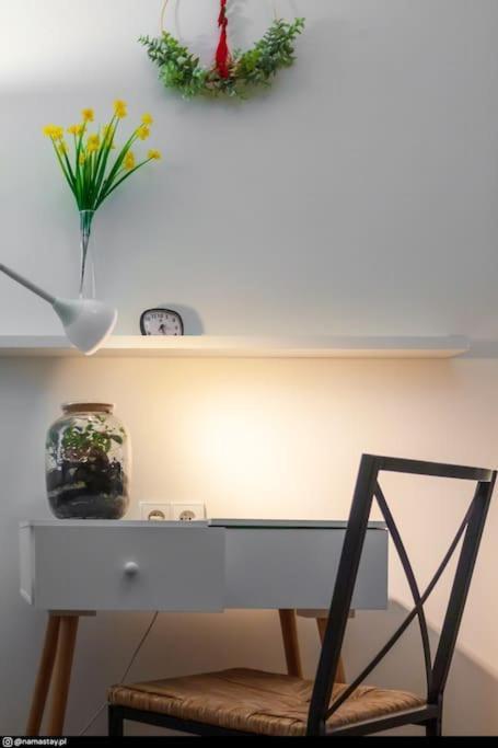 Spacious Retro Flat Close To National Stadium Warschau Exterior foto